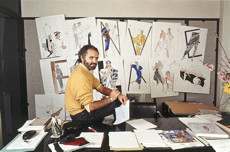 curriculum vitae giovanni versace|gianni versace.